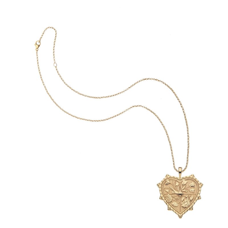 Gold heart pendant on classic rolo chain